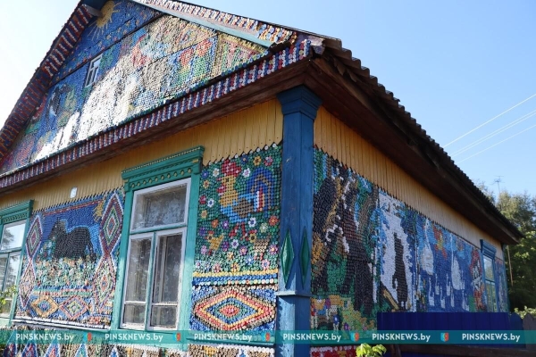 Смотрите, какой уют и красоту создают жители деревни Молодельчицы на своих подворьях (Брестская область)