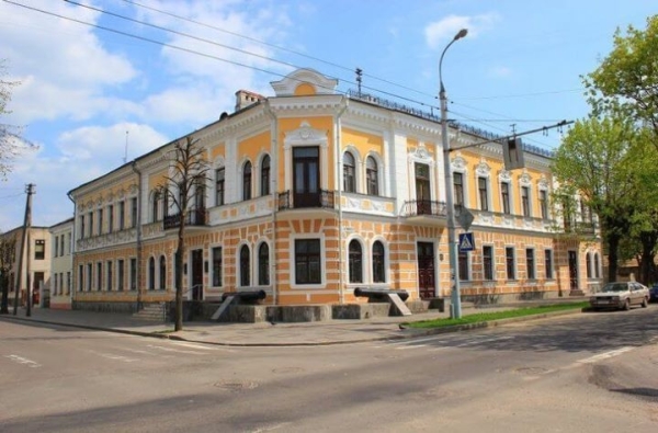 Краеведческий музей организует пешеходные экскурсии по историческому центру Бреста Краеведческий музей организует пешеходные экскурсии по историческому центру Бреста