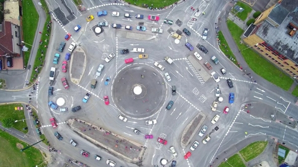 Без навигатора не соваться. 7 необычных автомобильных развязок мира