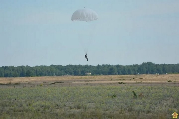 В Бресте прошел чемпионат сил специальных операций по военно-прикладному парашютному многоборью