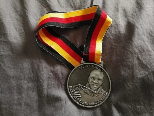 Брестчанин пробежал Берлинский марафон, где был поставлен новый мировой рекорд Брестчанин пробежал Берлинский марафон, где был поставлен новый мировой рекорд