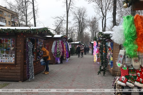 В Бресте открылась предновогодняя ярмарка. Подробности и фоторепортаж
