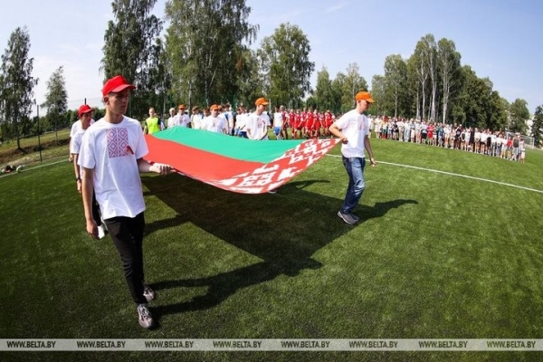 Новое футбольное поле с искусственным покрытием открыли в Малорите