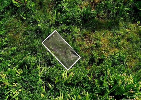 В Беларуси 4-летняя девочка оперлась на москитную сетку и выпала вместе с ней из окна