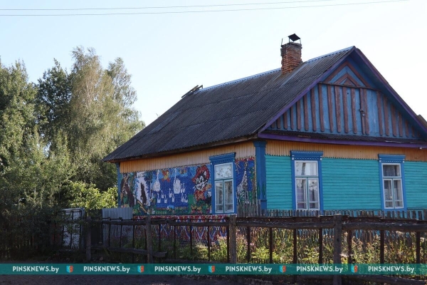 Смотрите, какой уют и красоту создают жители деревни Молодельчицы на своих подворьях (Брестская область)