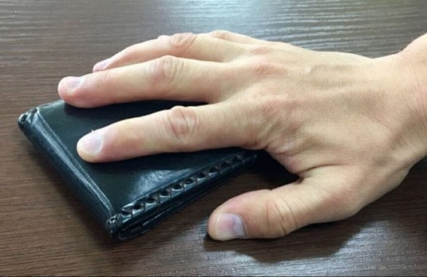 Житель Брестской области нашел в магазине кошелек с деньгами. Но радость была недолгой...