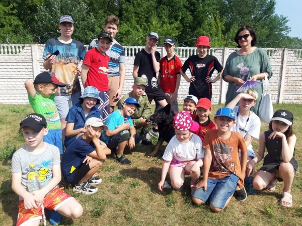 «Не хочу уезжать!». Дети социально-педагогического центра Бреста побывали в гостях у пограничников