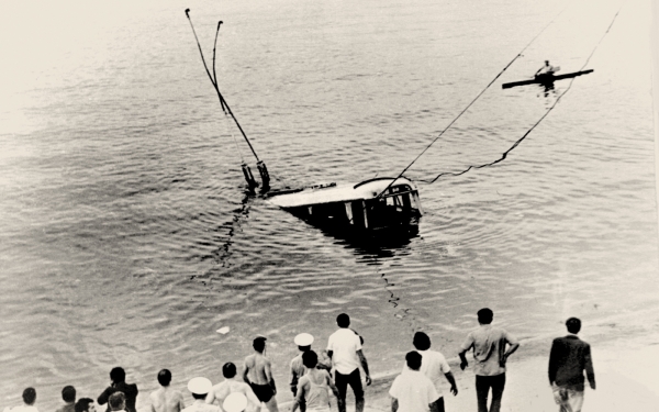 Спас людей из тонущего троллейбуса ценой карьеры. История советского пловца-супергероя