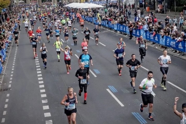 Брестчанин пробежал Берлинский марафон, где был поставлен новый мировой рекорд Брестчанин пробежал Берлинский марафон, где был поставлен новый мировой рекорд