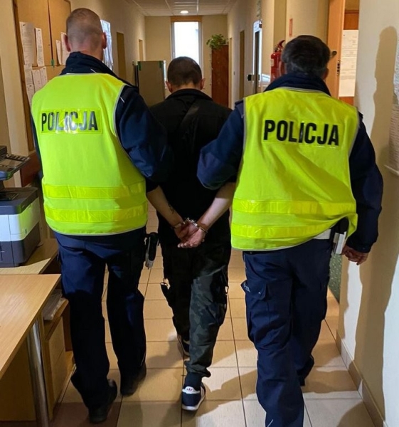 В Польше задержали жителя Гданьска, отобравшего машину у белоруса В Польше задержали жителя Гданьска, отобравшего машину у белоруса