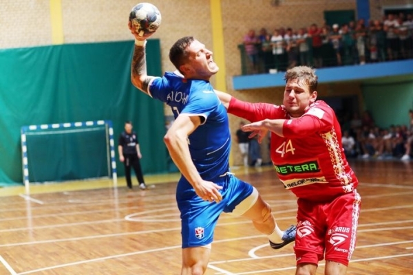 В решающем матче Кубка Белгазпромбанка сборная Беларуси обыграла гандболистов клуба «Мешков Брест»