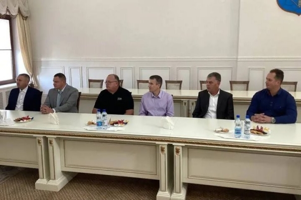 День отца отметили торжественным награждением многодетных пап в Брестском горисполкоме