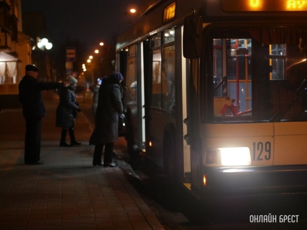 В Бресте до 25 июля закрыто движение машин на Свердлова: как будет ходить троллейбус №2 - расписание