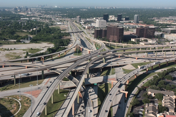 Без навигатора не соваться. 7 необычных автомобильных развязок мира