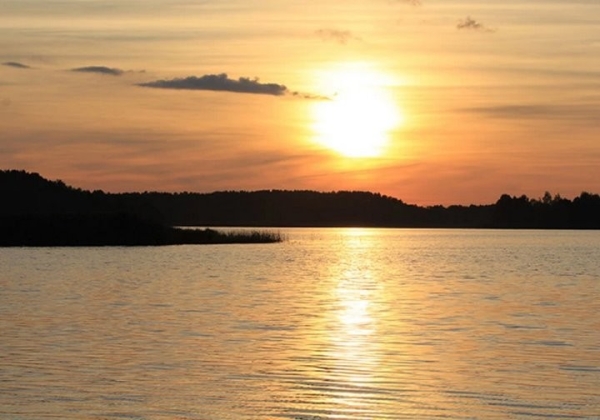 Топ-10 озер в Беларуси, на которых стоит побывать этим летом