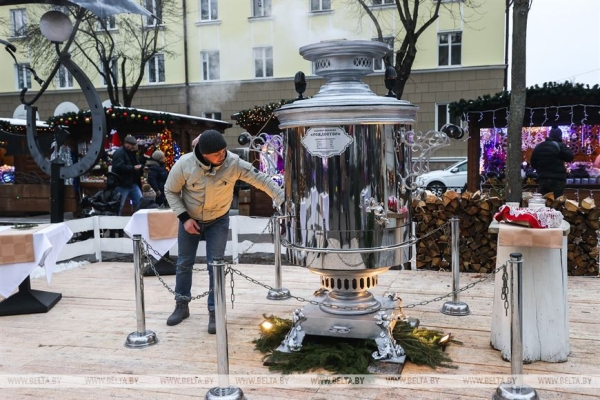 В Бресте открылась предновогодняя ярмарка. Подробности и фоторепортаж