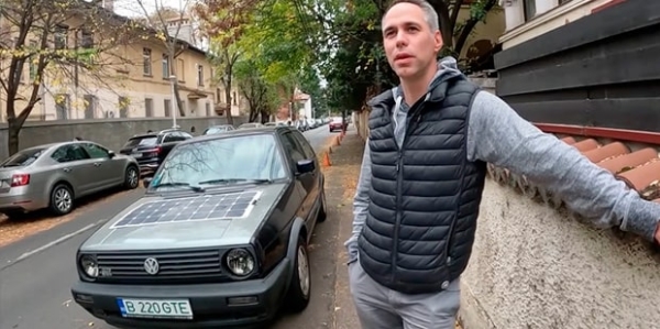 Мужчина превратил свой VW Golf Mk2 в электромобиль с солнечными батареями. Сколько это стоило?