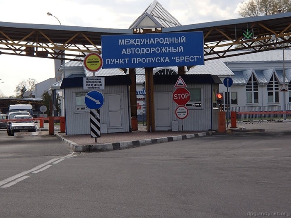 Кому могут временно ограничить выезд из Беларуси. Изучаем проект закона, принятый парламентом в первом чтении