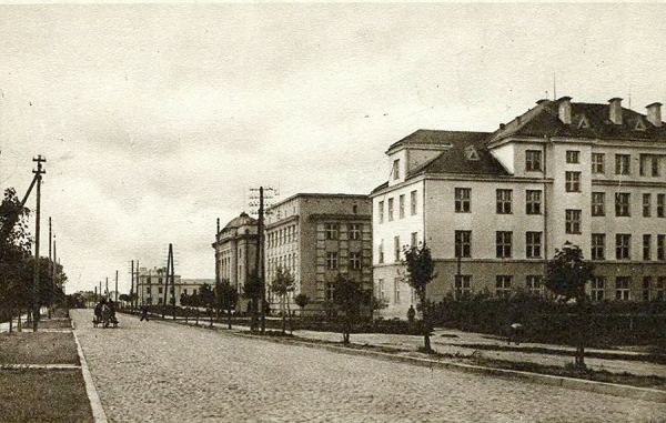 
                Читатель: Как было раньше. Брест, ул. Ленина
            