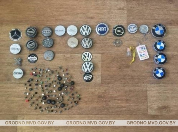 В Беларуси дети украли колпачки с ниппелей автомобилей. Кто будет отвечать?