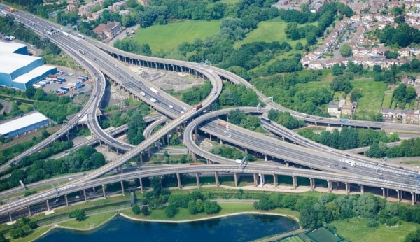 Без навигатора не соваться. 7 необычных автомобильных развязок мира