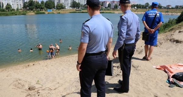 В Гомеле за пьянство у водоемов семью будут ставить в СОП В Гомеле за пьянство у водоемов семью будут ставить в СОП