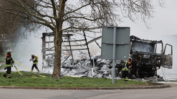 В Германии загорелся и взорвался грузовик с водителем из Беларуси. Его экстренно увезли на вертолете В Германии загорелся и взорвался грузовик с водителем из Беларуси. Его экстренно увезли на вертолете