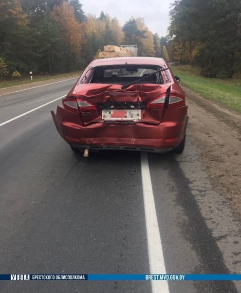 Фура «догнала» легковушку в Брестской области