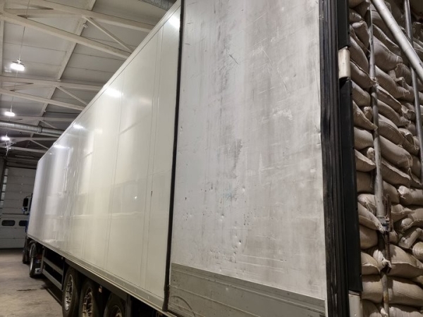 Сигареты на 1,8 млн евро нашли таможенники Литвы в фуре из Беларуси