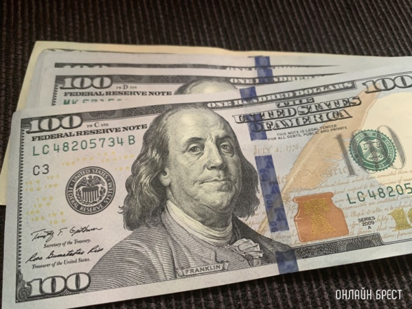 Евро сильно подешевел, доллар только стремится Евро сильно подешевел, доллар только стремится