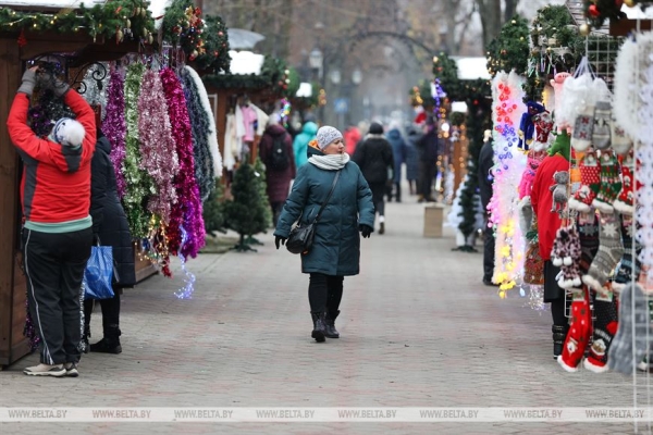 В Бресте открылась предновогодняя ярмарка. Подробности и фоторепортаж